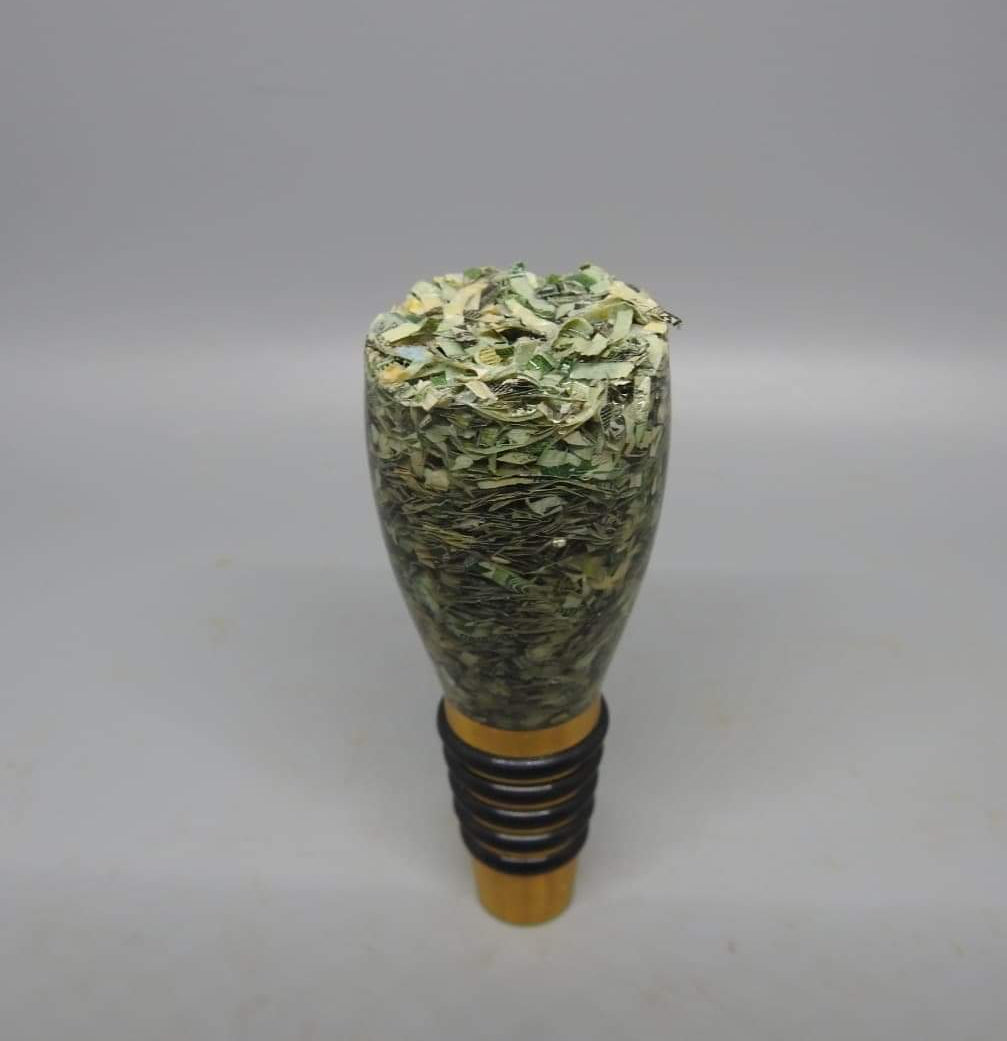 Shredded Money Whiskey Stopper